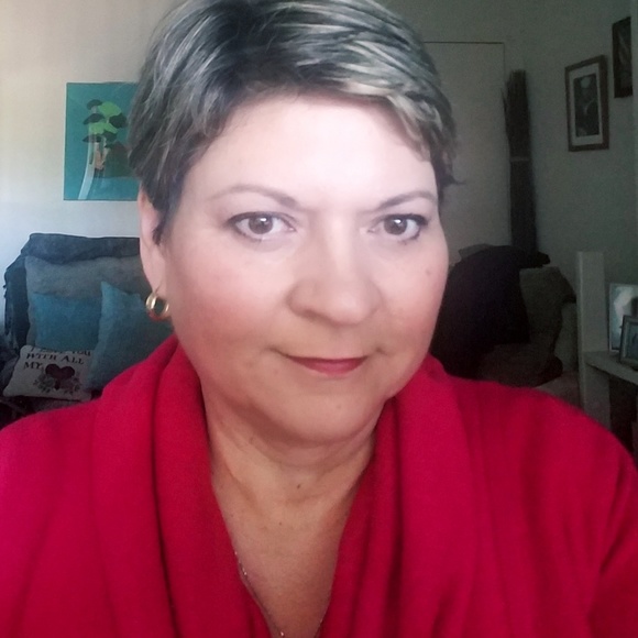 Meet your Posher, Elizabeth - Picture 4 of 5